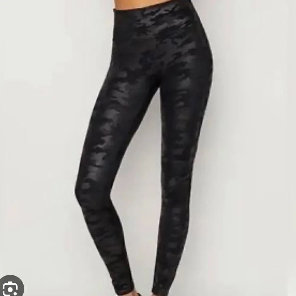 Shinestar metallic camo leggings size s
